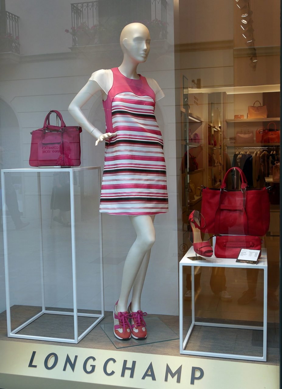 vitrine longchamp roca village barcelone - juliesliberties