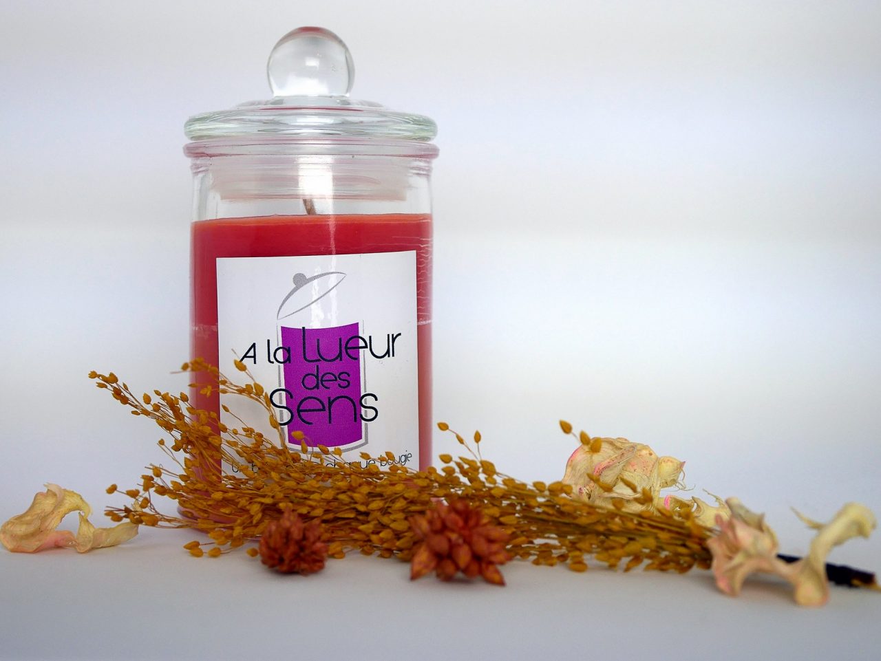 à la lueur des sens bougie framboise 2 - juliesliberties